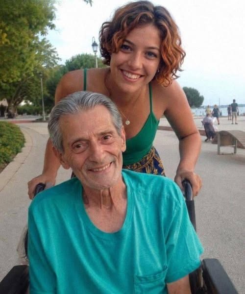 Me hice pasar por la hija de un anciano que conocí por casualidad; días después, su abogado me encontró y me dijo: “Caíste de lleno en su trampa”.